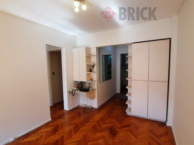 ECUADOR al 1400 Piso 7 4