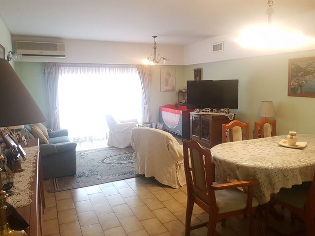 YRIGOYEN, HIPOLITO, AV. al 6600 Piso 1 1