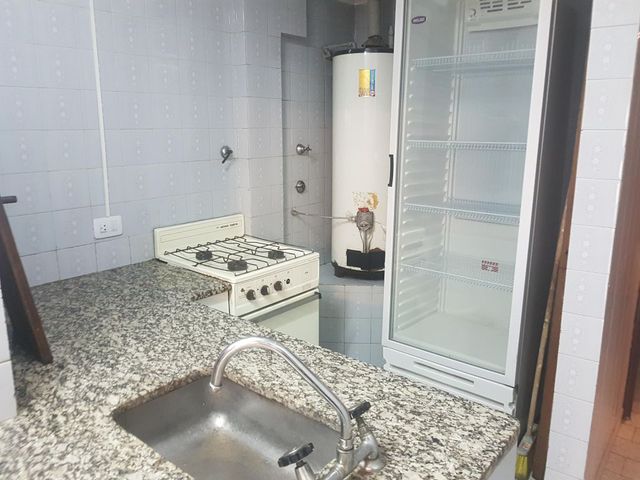 YRIGOYEN, HIPOLITO, AV. al 6600 Piso 1 24