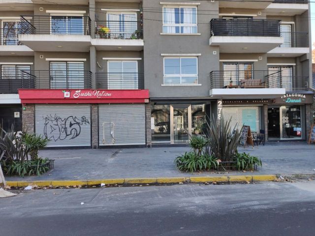 FONROUGE al 200 Piso PB 32