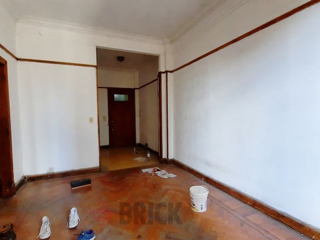 RIVADAVIA, AV. al 3200 Piso 2 3