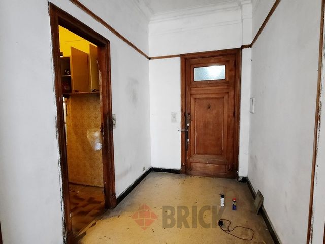 RIVADAVIA, AV. al 3200 Piso 2 5