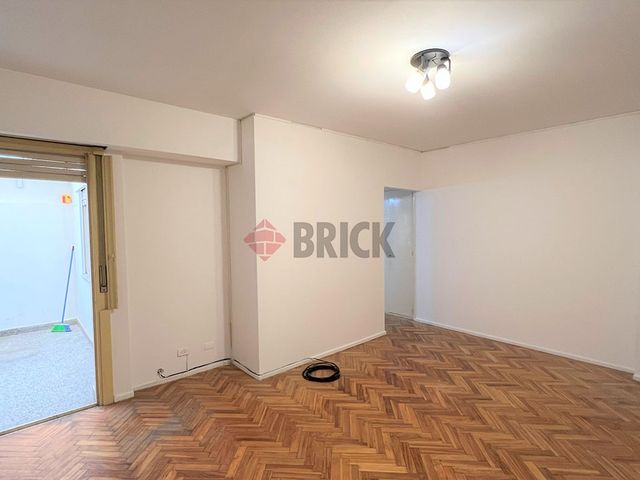 CARACAS al 4600 Piso 1 3