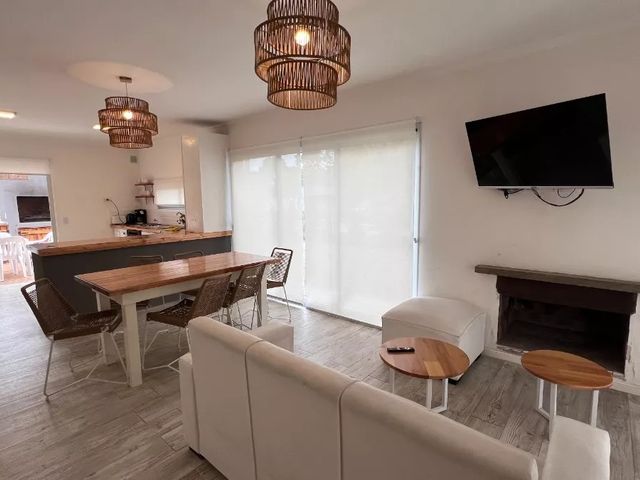 LAS GAVIOTAS (CALLE 30) 5