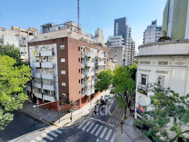 SOLIS al 600 Piso 4 4