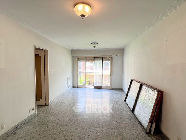 GUAYAQUIL al 300 Piso 6 2