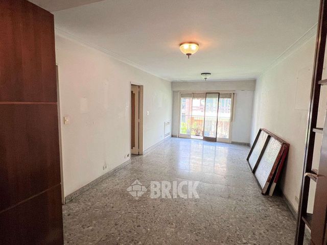 GUAYAQUIL al 300 Piso 6 3