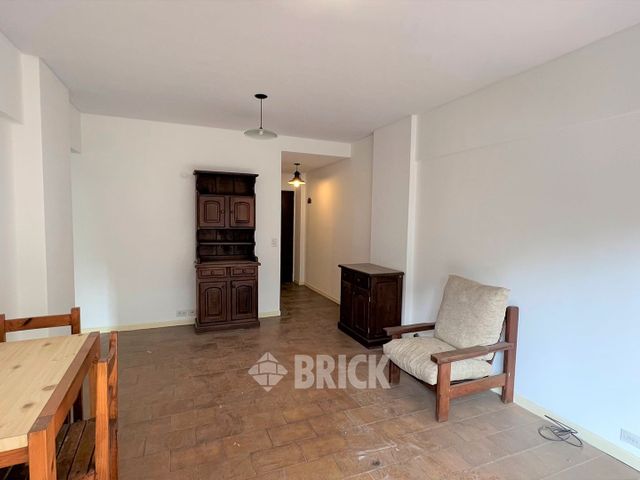 CRAMER, AV. al 2400 Piso 1 2