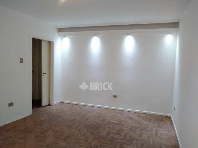 PARAGUAY al 2600 Piso 5 3