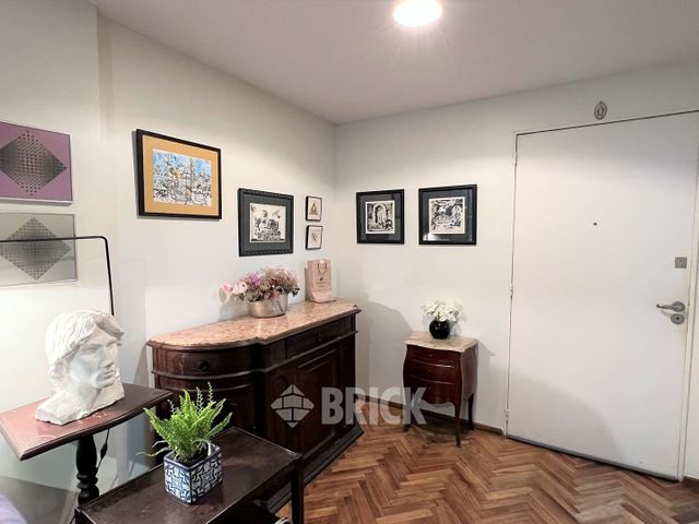 ECUADOR al 1500 Piso PB 3