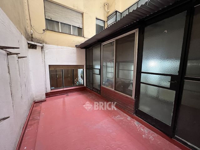 RIVADAVIA, AV. al 2200 Piso 1 5