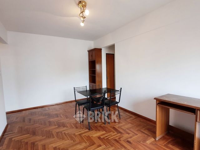 AGUERO al 1900 Piso 8 5