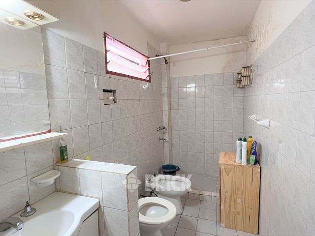 LARRAYA al 2200 Piso PB 4