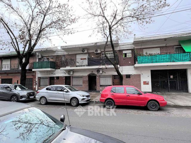 LARRAYA al 2200 Piso PB 7