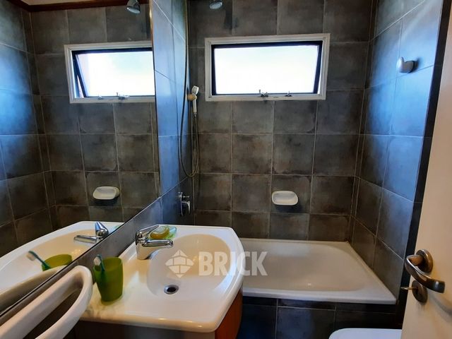 LAVALLEJA al 1000 Piso PB 42