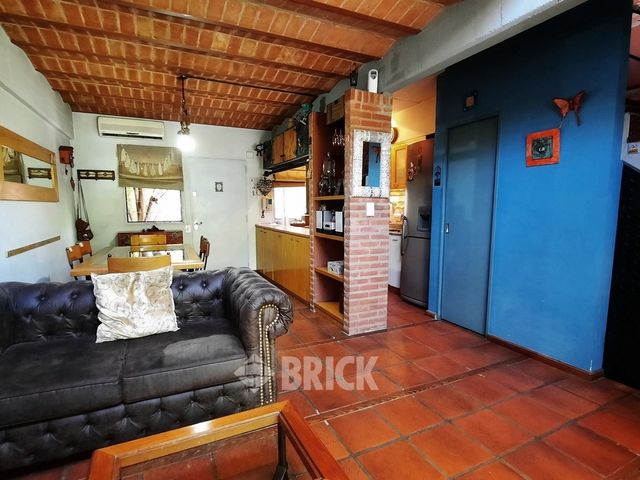 LAVALLEJA al 1000 Piso PB 5