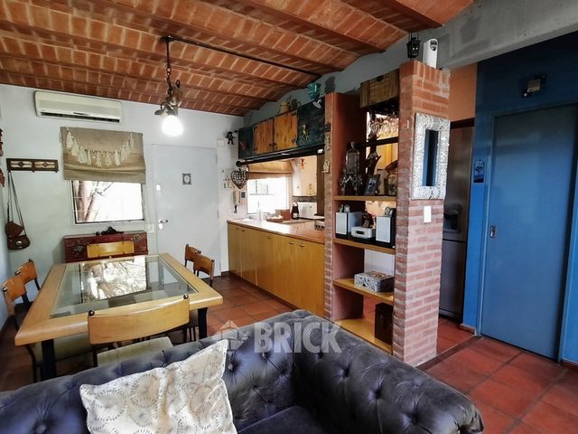 LAVALLEJA al 1000 Piso PB 7