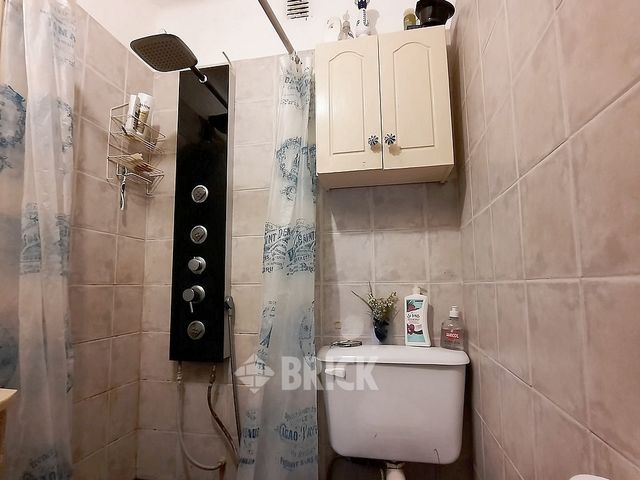 YRIGOYEN, HIPOLITO, AV. al 3500 Piso 1 11
