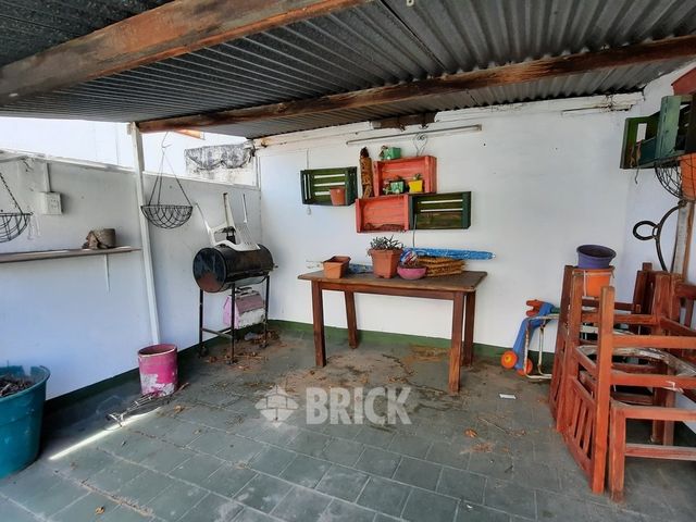YRIGOYEN, HIPOLITO, AV. al 3500 Piso 1 20