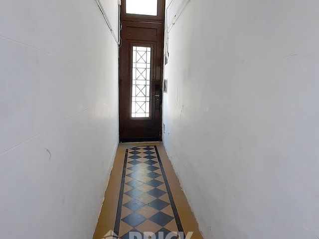 YRIGOYEN, HIPOLITO, AV. al 3500 Piso 1 25