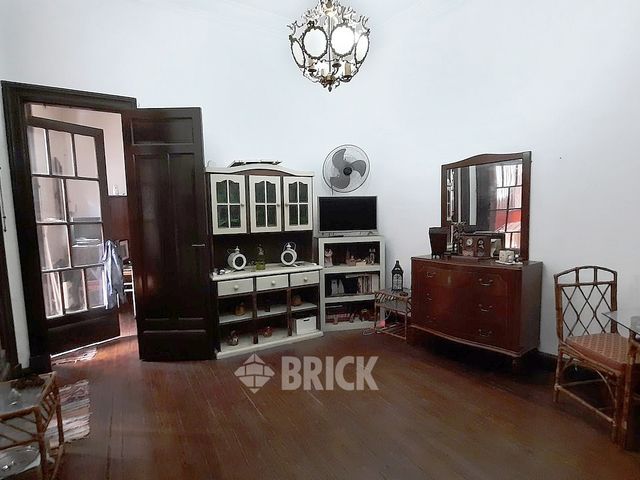 YRIGOYEN, HIPOLITO, AV. al 3500 Piso 1 3