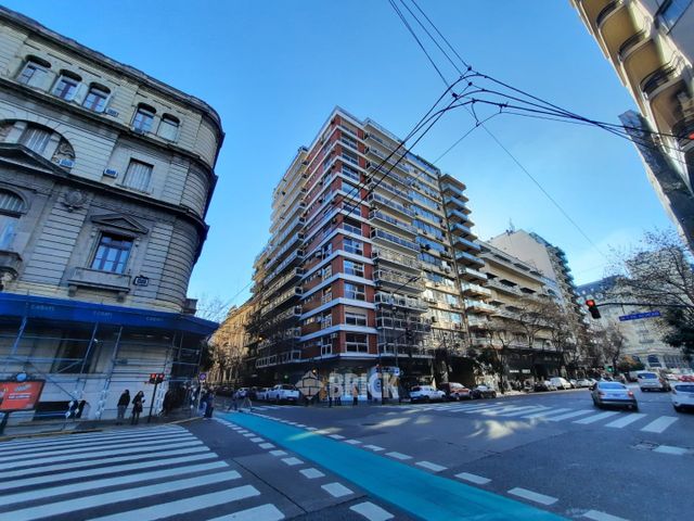ALVEAR, MARCELO T. DE al 1800 Piso 1 30