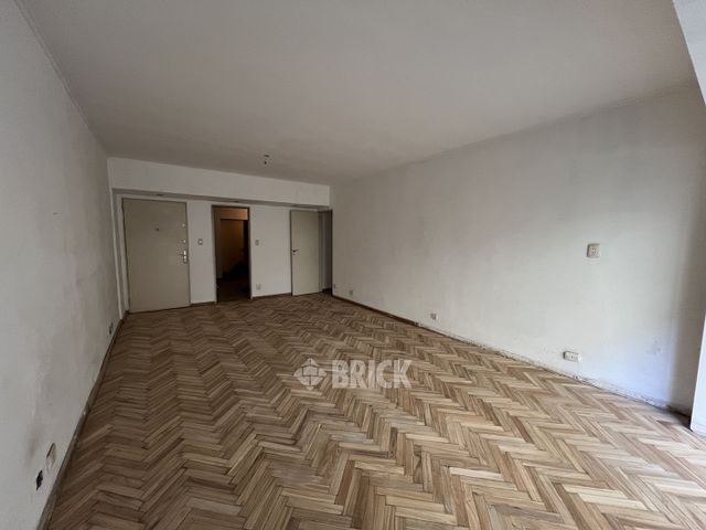 TUCUMAN al 2200 Piso 2 4