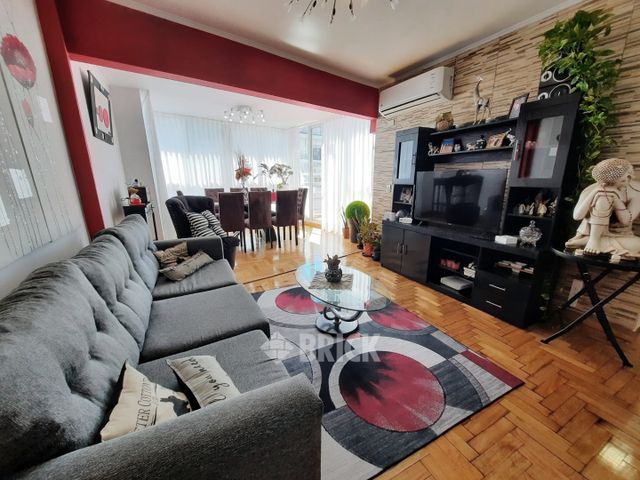 GOMEZ, VALENTIN al 2900 Piso 9 5