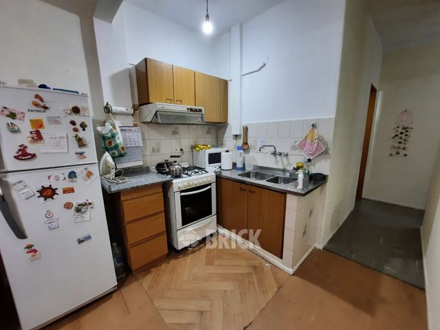 MORELOS al 300 Piso PB 7