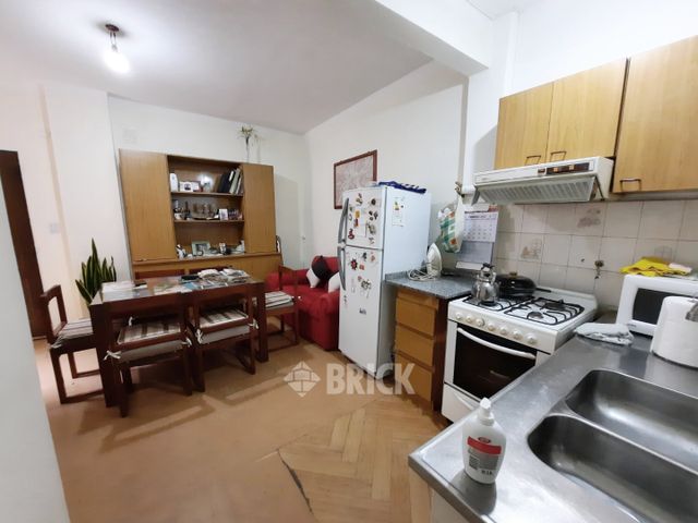 MORELOS al 300 Piso PB 8