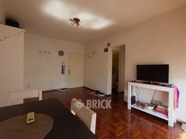 COLOMBRES al 400 Piso 6 3