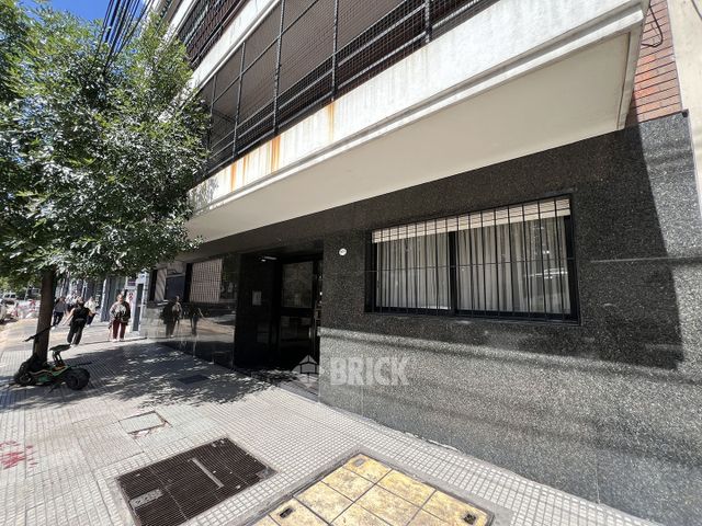 SAN JUAN, AV. al 1400 Piso PB 23