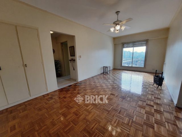 IRIGOYEN, BERNARDO DE al 1300 Piso 7 3