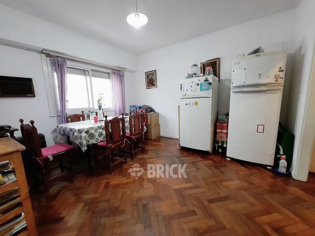 YRIGOYEN, HIPOLITO al 2900 Piso 9 1