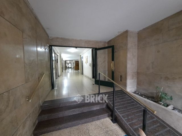 YRIGOYEN, HIPOLITO al 2900 Piso 9 25