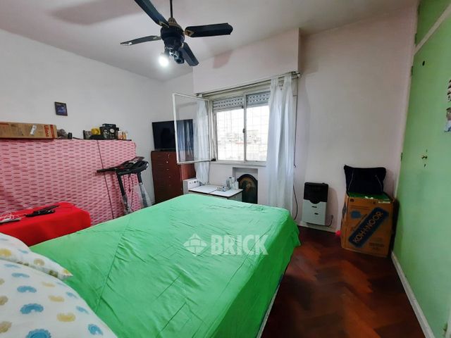 YRIGOYEN, HIPOLITO al 2900 Piso 9 7