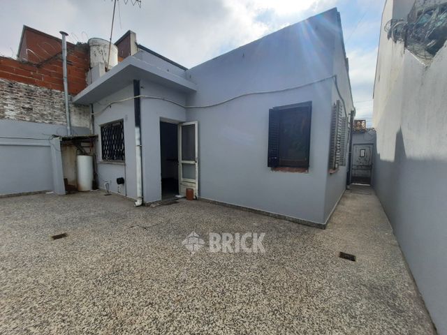 ZAPIOLA, AV. al 800 21