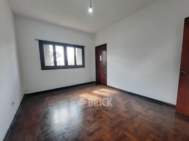 ZAPIOLA, AV. al 800 4