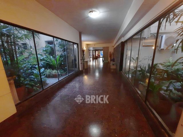 RIVADAVIA, AV. al 2000 Piso 8 20