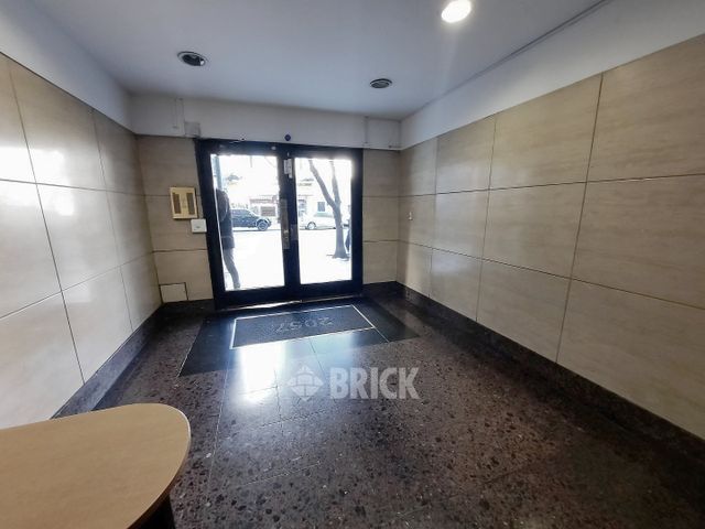 RIVADAVIA, AV. al 2000 Piso 8 23