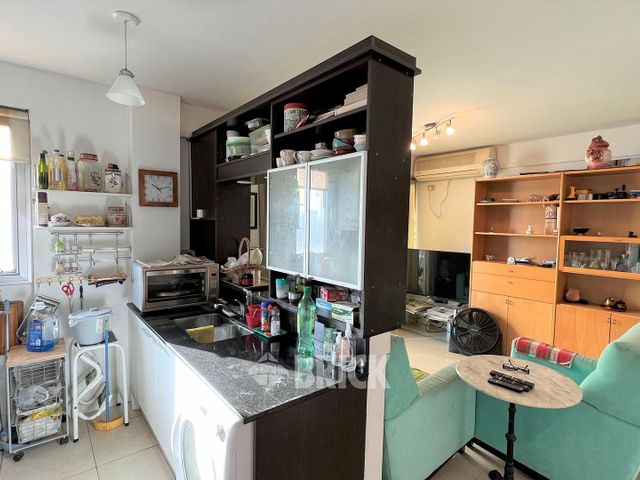 AVELLANEDA, AV. al 1700 Piso 7 4