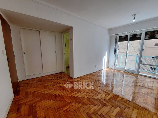 SANTA FE, AV. al 2500 Piso 9 3