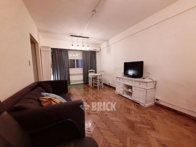 PARAGUAY al 800 Piso 2 3