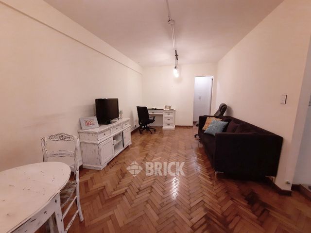 PARAGUAY al 800 Piso 2 4