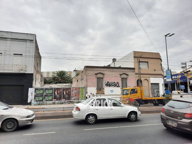 YRIGOYEN, HIPOLITO, AV. al 6600 4