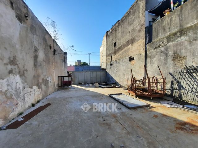 YRIGOYEN, HIPOLITO, AV. al 6600 9