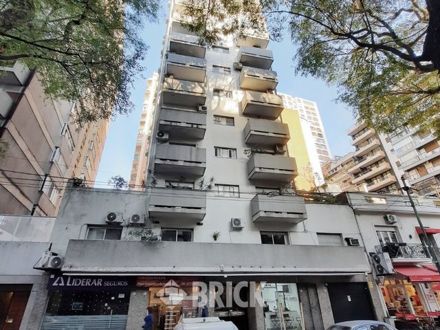 OLLEROS, AV. al 1600 Piso 8 27