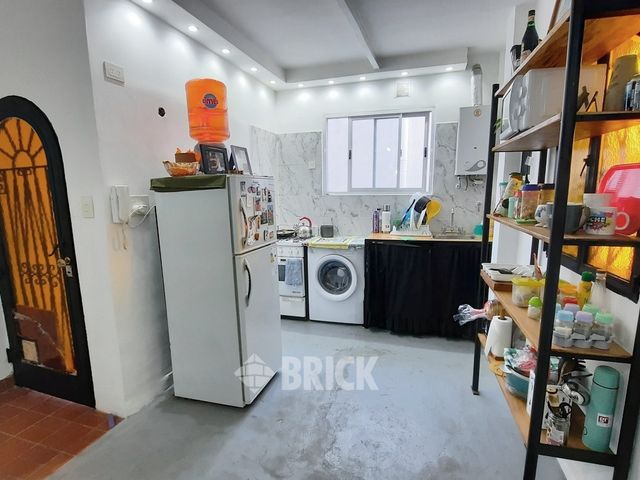 RODRIGUEZ, MANUEL al 1500 Piso 1 8