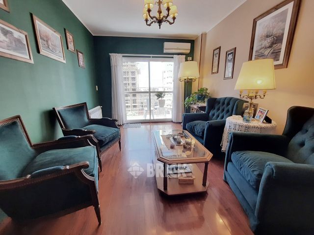 SANTA FE, AV. al 4900 Piso 6 3