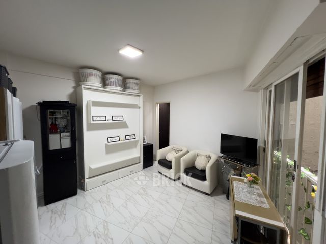 PERON, EVA, AV. al 1500 Piso 5 3